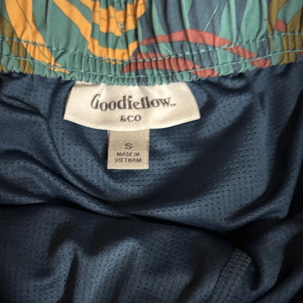 Goodfellow & Co Tropical Leaf Swim Trunks -80sku